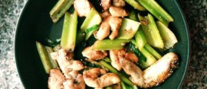 Можно ли жарить стебли сельдерея?