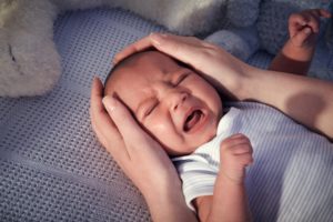 Почему ребенок плачет часто во сне?