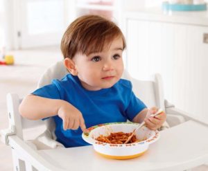 Как ребенка заставить есть самостоятельно?