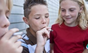 Курит ребенок что делать