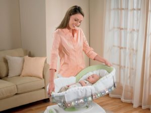 Можно ли младенца качать?