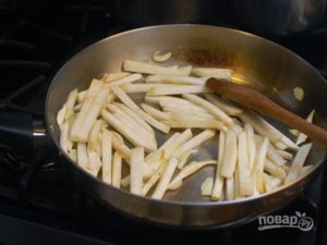 Можно ли жарить стебли сельдерея?