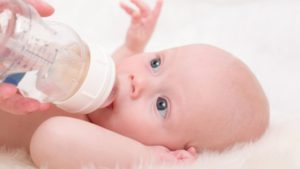 Нужно ли давать месячному ребенку воду