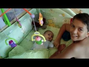 Во сколько ребенок должен агукать