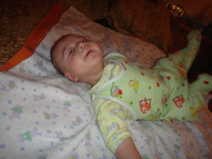 Во сколько начинают агукать младенцы