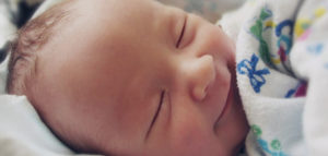 Во сколько месяцев новорожденные видят