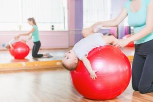 Мяч гимнастический упражнения для детей