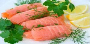 Можно ли кормящим соленую красную рыбу?