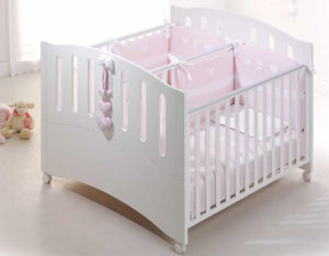 Кроватки для двойняшек новорожденных