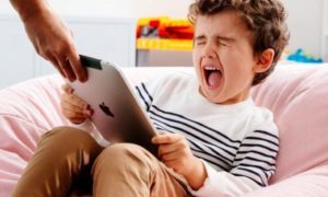 Зависимость от планшета у ребенка