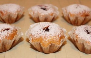 Кекс без яиц с вишней