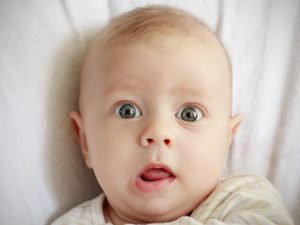 Ребенок стал бояться громких звуков