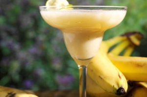 Какой напиток можно сделать из бананов?