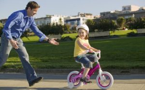 Обучение езде на велосипеде детей