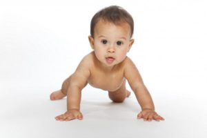 Ребенок ползет