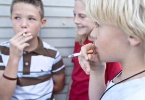 Курит ребенок что делать