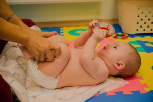 Что давать при коликах новорожденным?