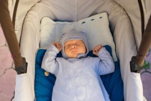 Сколько можно гулять с грудничком весной