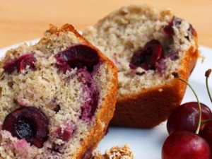 Кекс без яиц с вишней