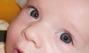 Цвет глаз у новорожденного темно серый