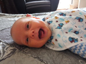 Во сколько малыш агукает