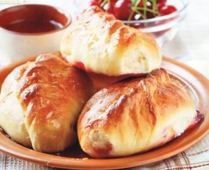 Постные пирожки с вишнями в духовке