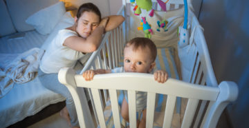 Ночью плохо спит ребенок Ночью плохо спит ребенок