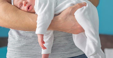 Как себя ведет новорожденный при коликах?