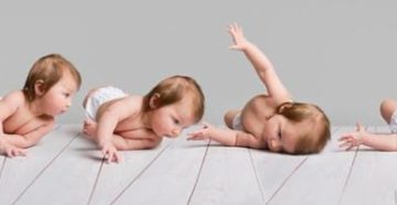 Переворот с живота на спину ребенка Переворот с живота на спину ребенка